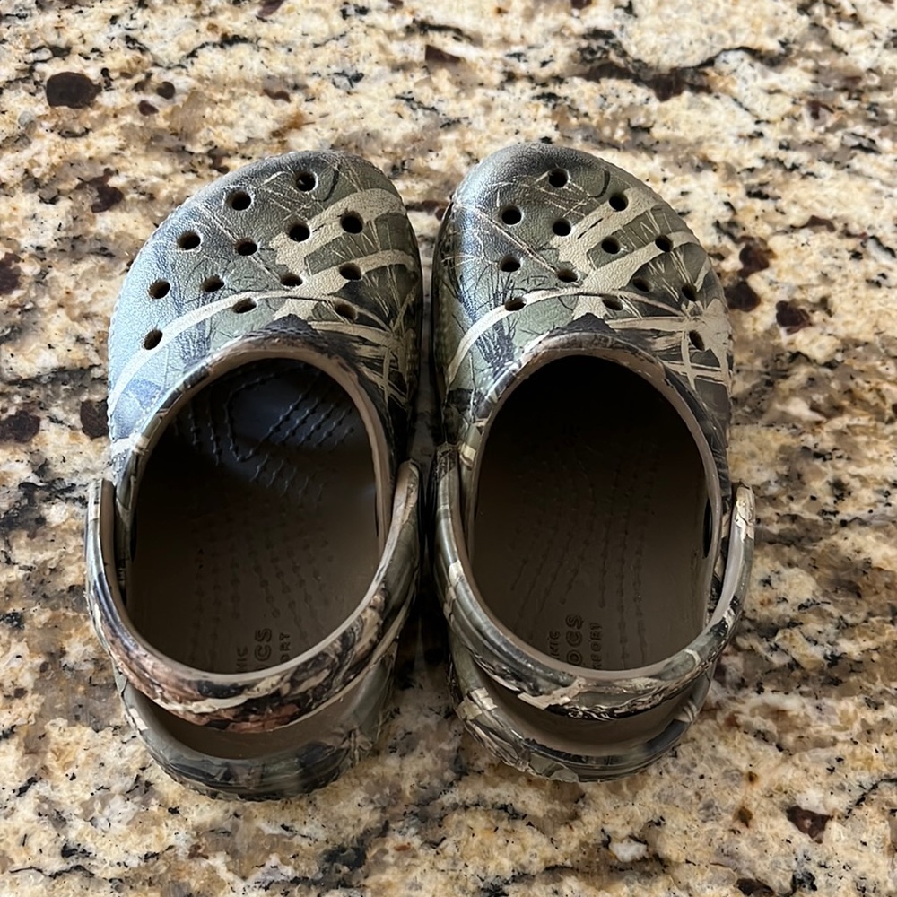 CROCS 6C